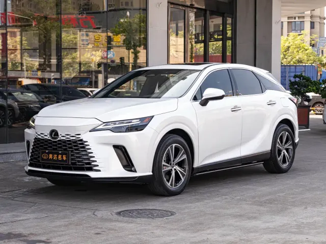 Фотография автомобиля — Lexus RX