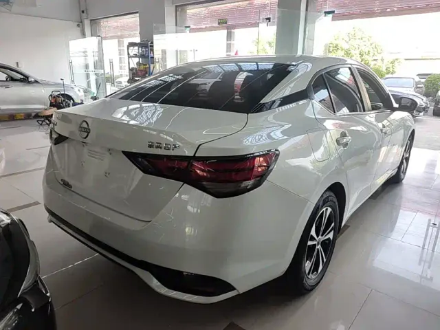 Nissan Sylphy — Фото автомобиля 6
