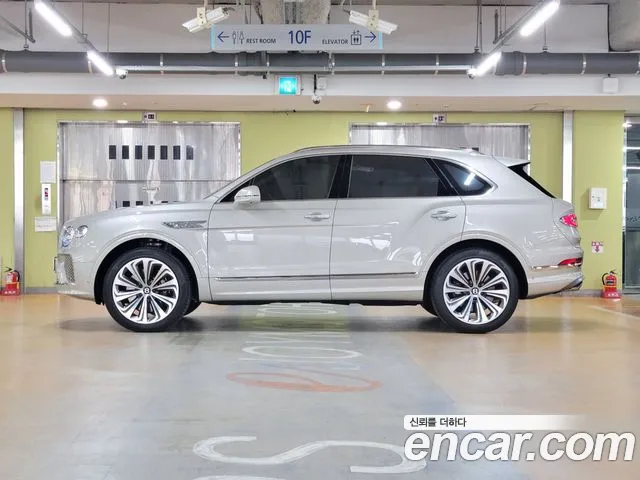Bentley Bentayga Bentayga 4.0 V8 Atelier Edition — Фото автомобиля 2