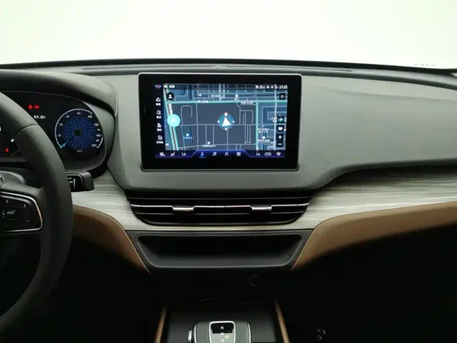 Hongqi E-QM5 — Фото автомобиля 13