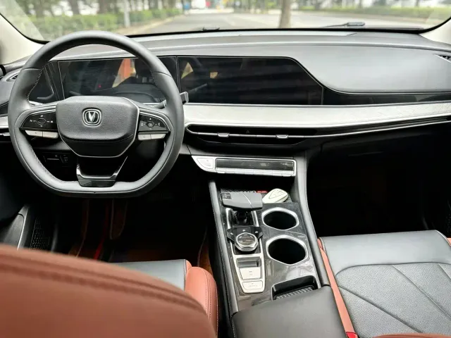 Changan Eado — Фото автомобиля 3