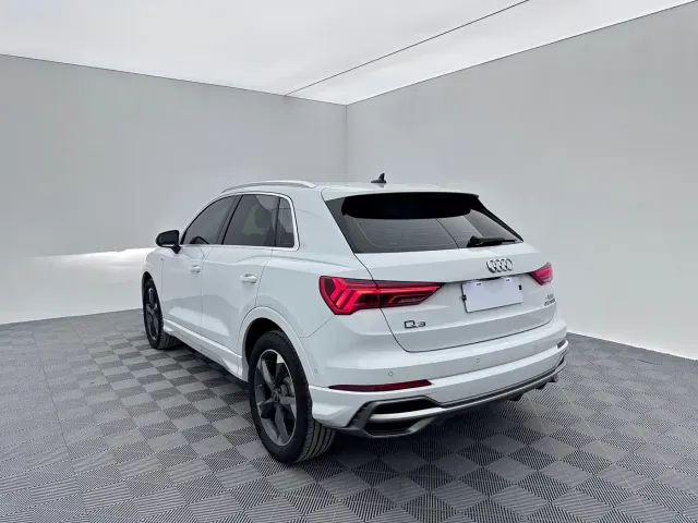 Audi Q3 — Фото автомобиля 4