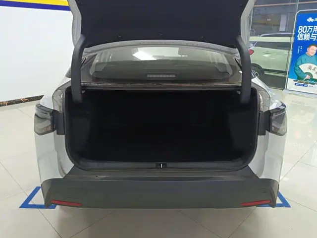 Toyota bZ3 — Фото автомобиля 4