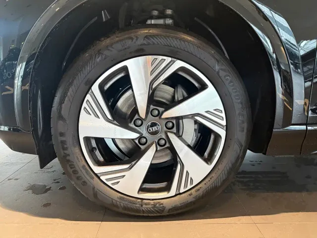 Audi Q6L e-tron — Фото автомобиля 18