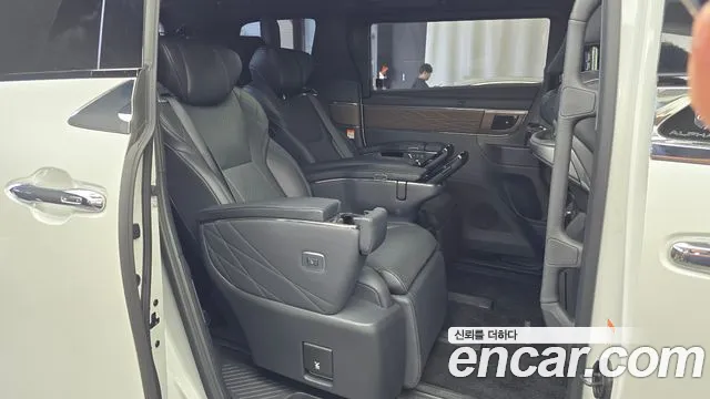 Toyota Alphard — Фото автомобиля 12
