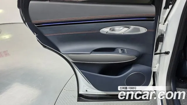 Genesis GV70 — Фото автомобиля 14