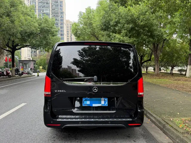 Mercedes-Benz V-Class — Фото автомобиля 28