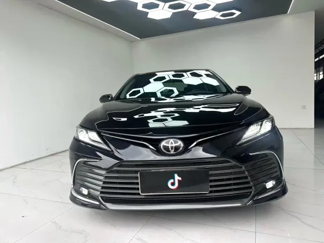 Toyota Camry — Фото автомобиля 2