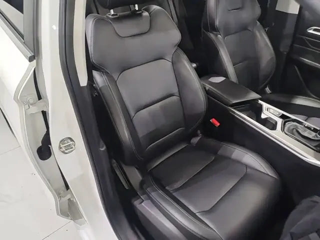 Geely Emgrand — Фото автомобиля 24
