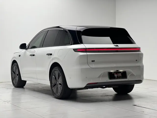 Li Auto L6 — Фото автомобиля 6