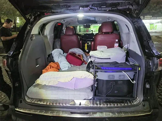Toyota Sienna — Фото автомобиля 5