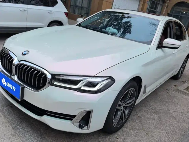 Фотография автомобиля — BMW 5 Series