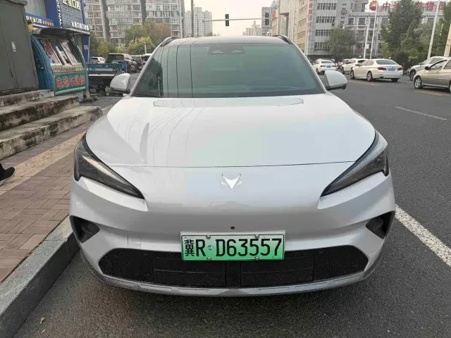 Arcfox Alpha T5 — Фото автомобиля 2
