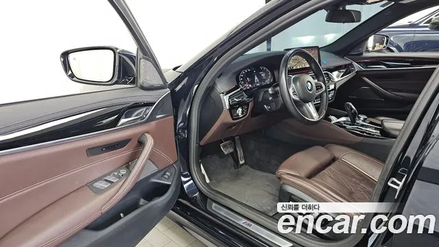 BMW 5 Series G30 — Фото автомобиля 10
