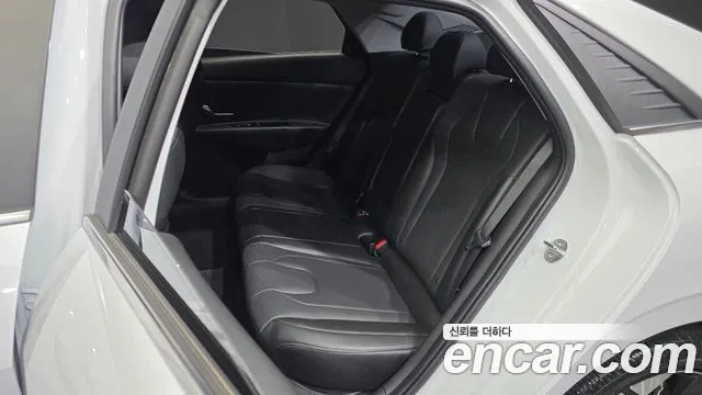 Hyundai Avante CN7 — Фото автомобиля 11