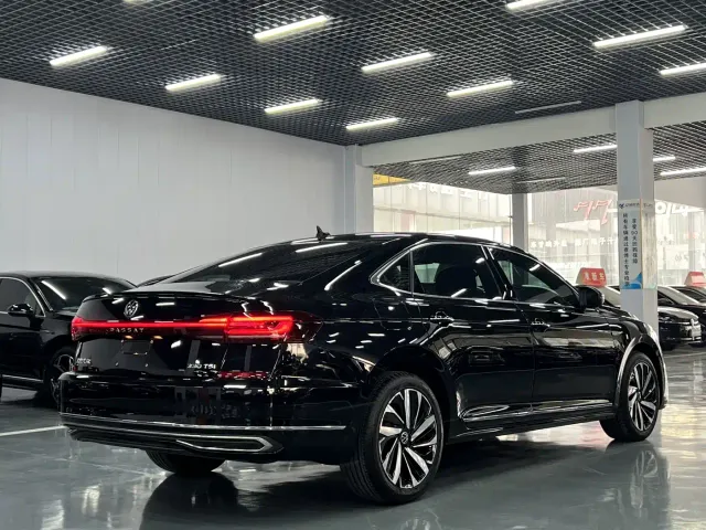 Volkswagen Passat — Фото автомобиля 9