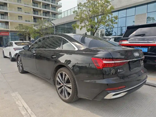 Audi Audi A6L 2024 45 TFSI quattro Premium Dynamic — Фото автомобиля 4
