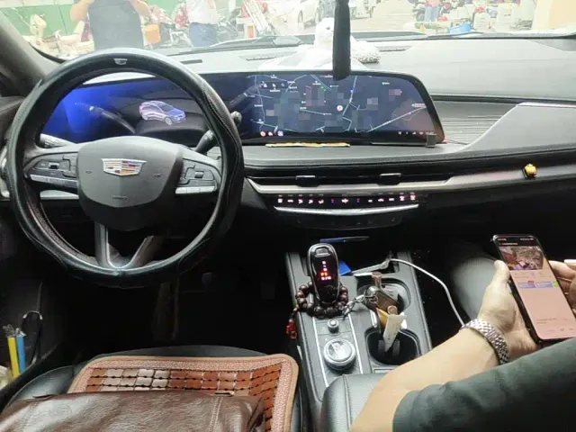Cadillac XT4 — Фото автомобиля 12
