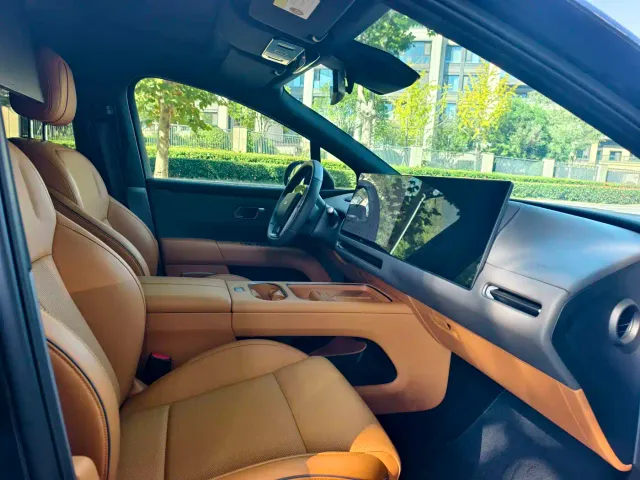 Li Auto i6 — Фото автомобиля 8