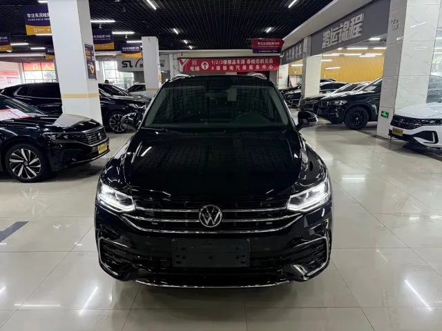 Volkswagen Tiguan L — Фото автомобиля 2