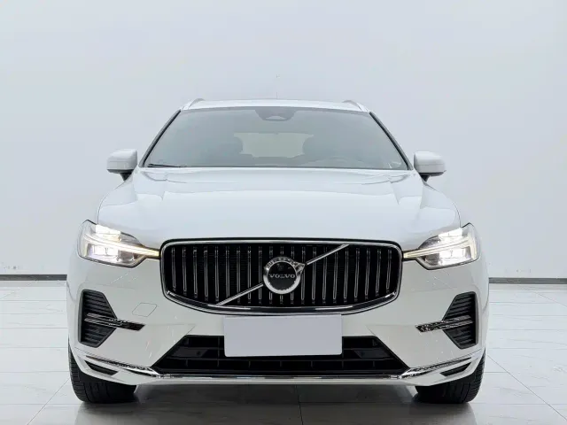 Volvo XC60 — Фото автомобиля 2