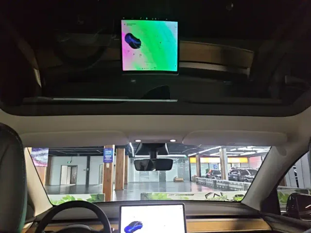 Tesla Model Y — Фото автомобиля 17