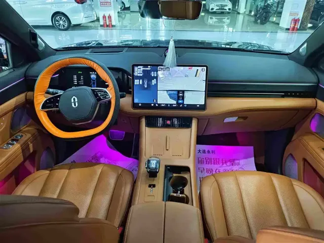 AITO Wenjie AITO M7 2024 1.5T Smart Drive 4WD Ultra 6-seater — Фото автомобиля 10