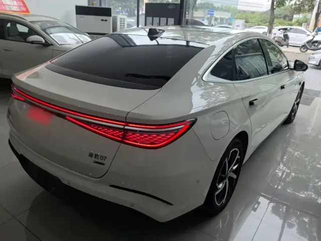BYD Seal 07 DM-i — Фото автомобиля 6