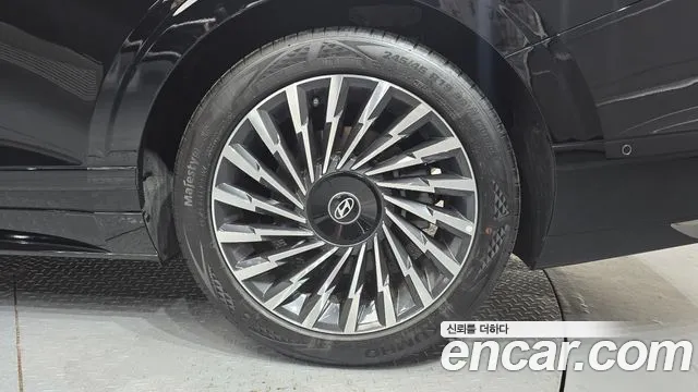 Hyundai Grandeur Grandeur (GN7) 3.5 Бензин 4WD — Фото автомобиля 21