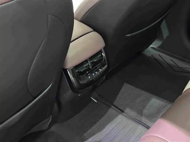 BYD Seal 07 DM-i — Фото автомобиля 24