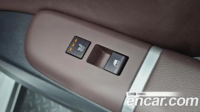 Hyundai Grandeur Grandeur (GN7) 2.5 Бензин 2WD — Фото автомобиля 19