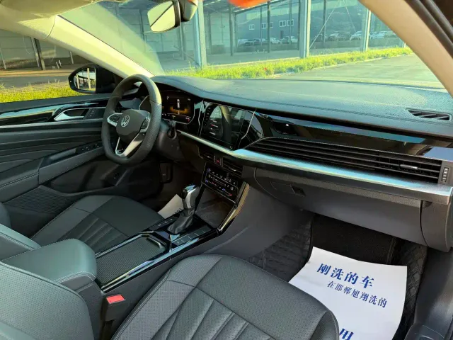 Volkswagen Passat — Фото автомобиля 11