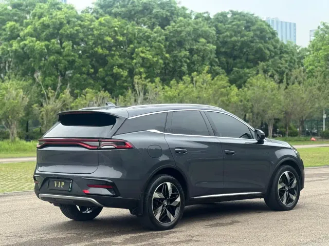 BYD Tang — Фото автомобиля 19