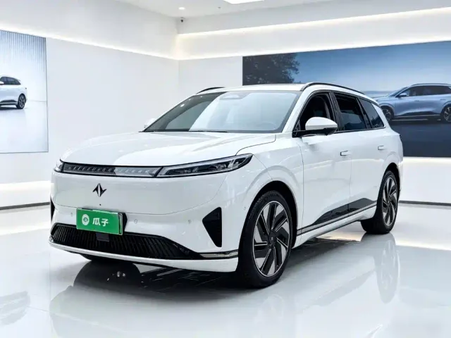 Фотография автомобиля — Dongfeng eπ 008