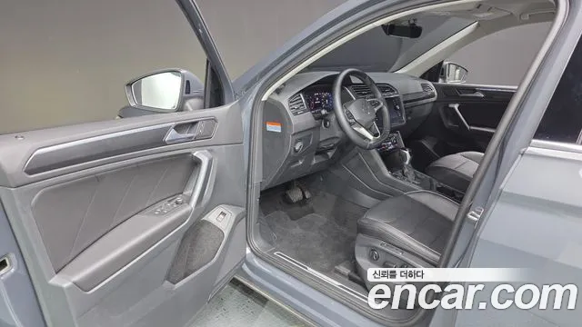 Volkswagen Tiguan Tiguan 2 поколение 2.0 TDI Premium — Фото автомобиля 10