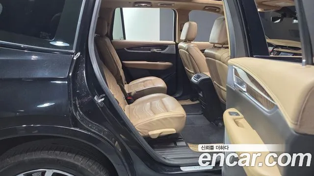 Cadillac XT6 — Фото автомобиля 12
