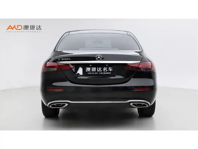 Mercedes-Benz E-Class — Фото автомобиля 4