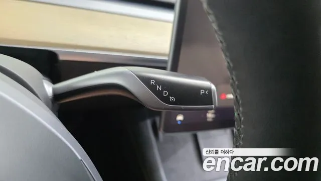 Tesla Model Y — Фото автомобиля 9
