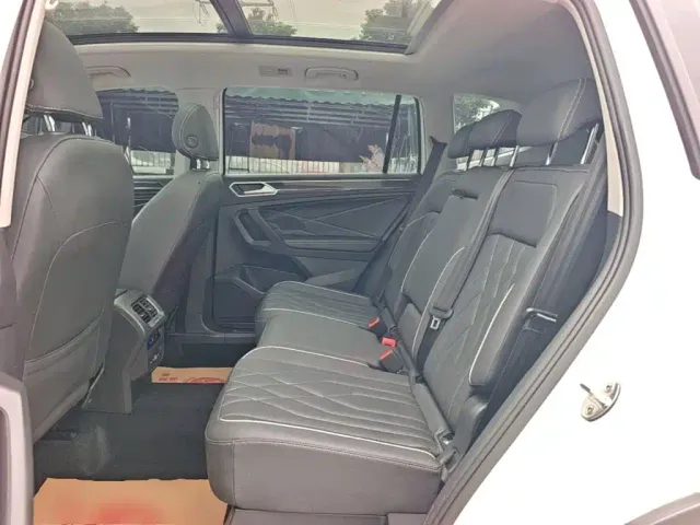 Volkswagen Tiguan L PHEV — Фото автомобиля 16