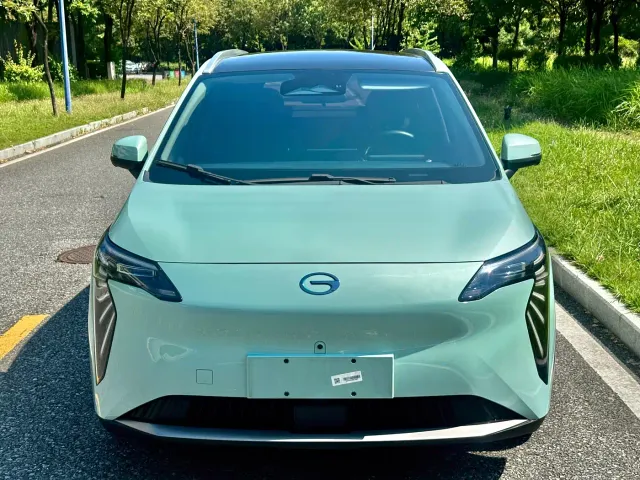 GAC Aion Y — Фото автомобиля 2