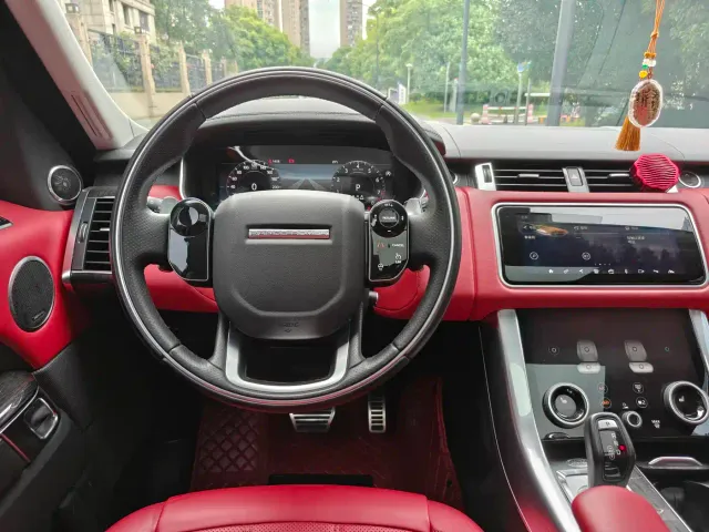 Land Rover Range Rover Sport — Фото автомобиля 13