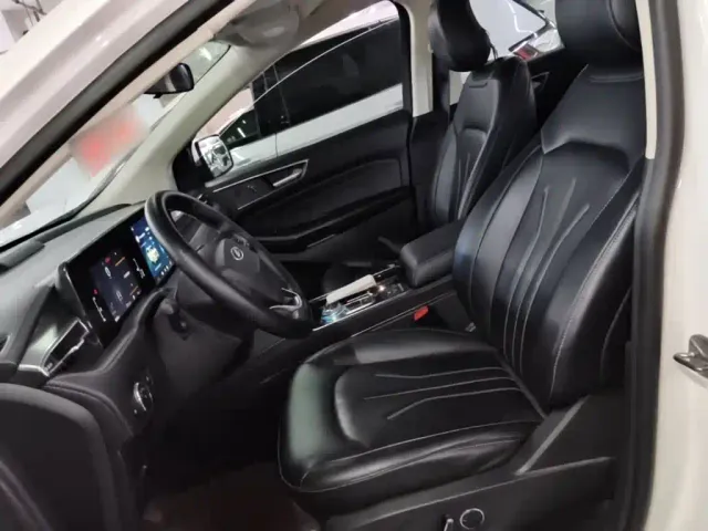 Ford Edge — Фото автомобиля 14