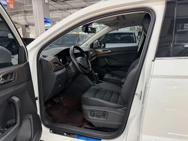 Volkswagen Tharu — Фото автомобиля 8