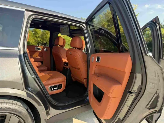 Li Auto L9 — Фото автомобиля 17