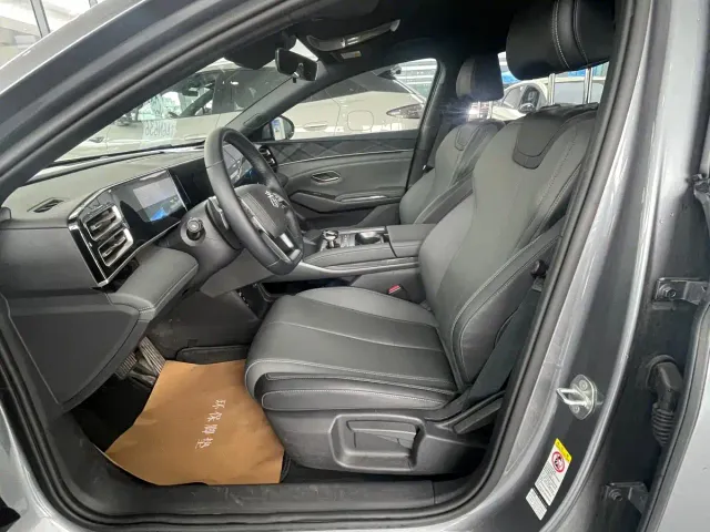 BYD Qin L — Фото автомобиля 6