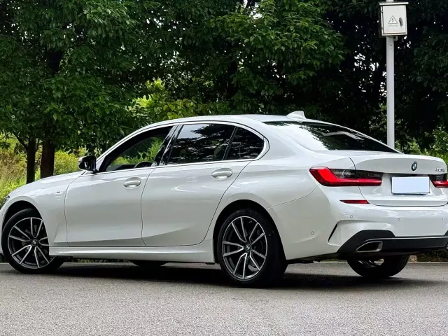 BMW 3 Series — Фото автомобиля 4