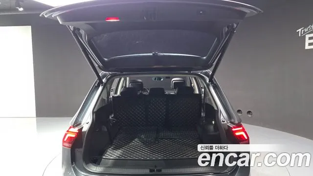 Volkswagen Tiguan — Фото автомобиля 25