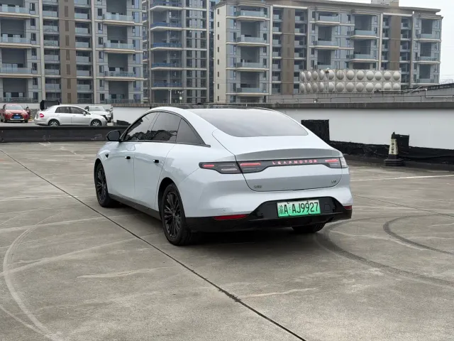 Leapmotor C01 — Фото автомобиля 7