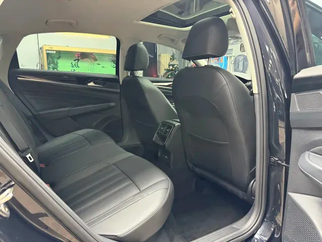 Volkswagen Passat — Фото автомобиля 22