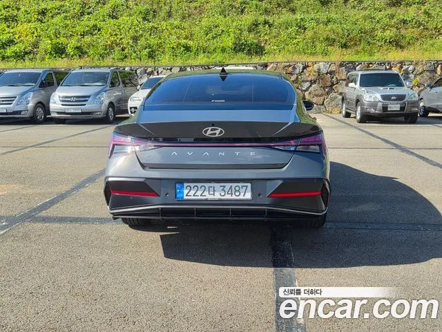 Hyundai Avante CN7 — Фото автомобиля 4